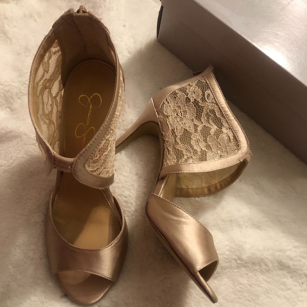 Jessica Simpson Champagne  pumps